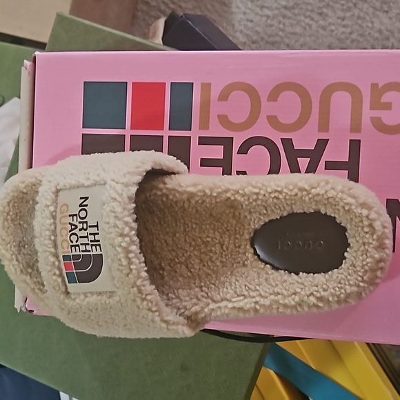 - Gucci × Northface Shearling Wool Slides  EU 42. Size 10 Men - Picture 4 of 9